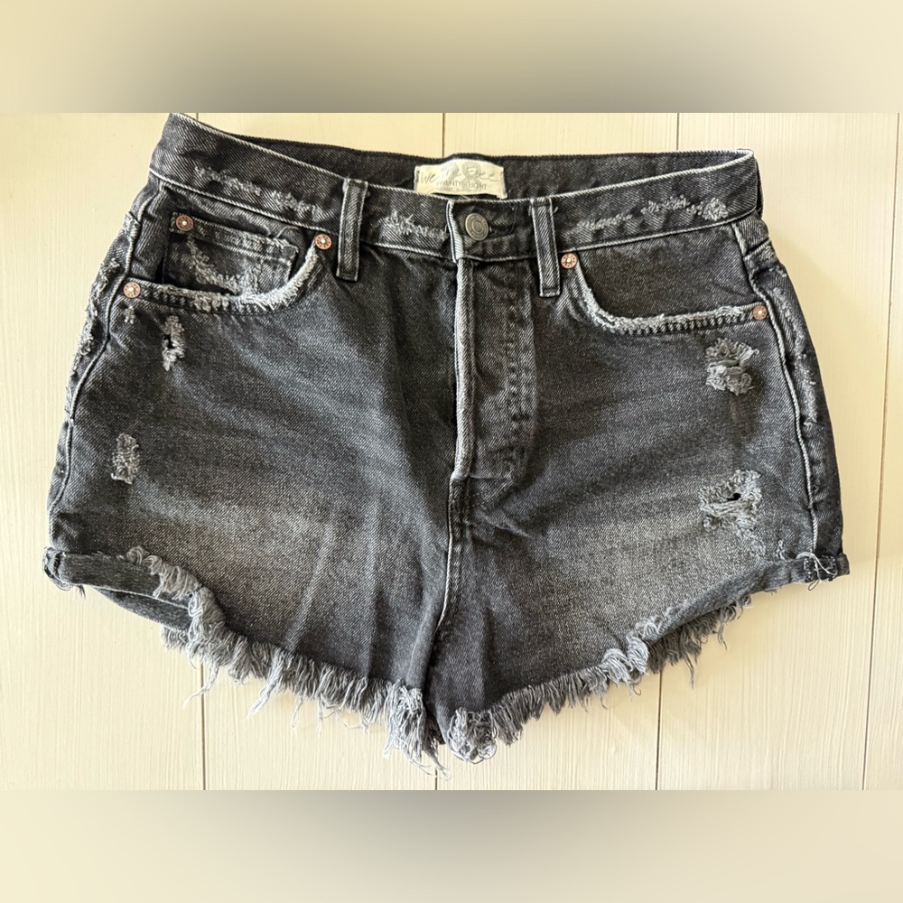 Free People Ripped Denim Distressed Jean Shorts We The Free Size 28